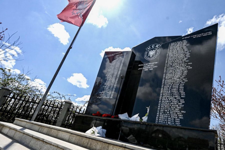 Kurti përkujton Masakrën e Rezallës, kërkon drejtësi për viktimat