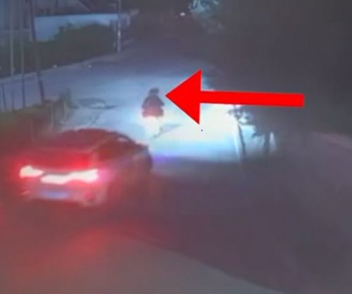 Ndjekje si në filma - i riu shqiptar kapet nga policia me eksplozivë, armë e municion [video]