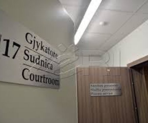 Një muaj paraburgim për babain që dyshohet se sulmoi seksualisht vajzën e tij