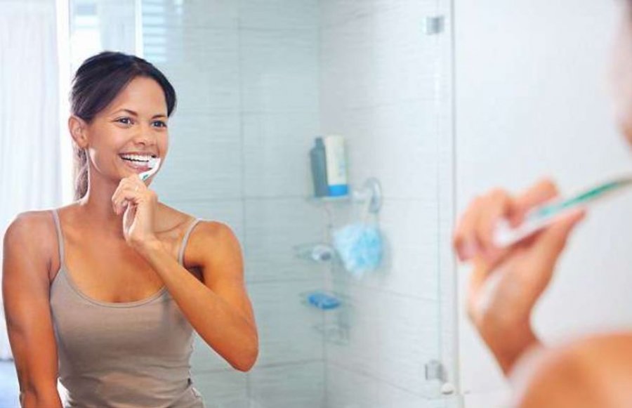 Sa shpesh duhet ta ndërroni brushën e dhëmbëve?