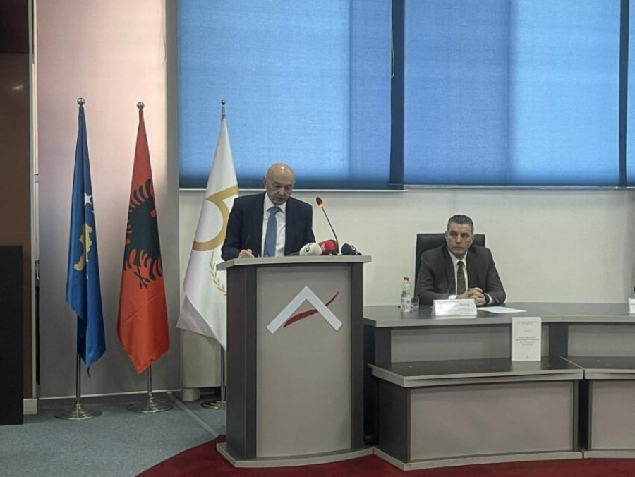 Isa Mustafa promovon librin për konvergjencën ekonomike të Kosovës me BE-në