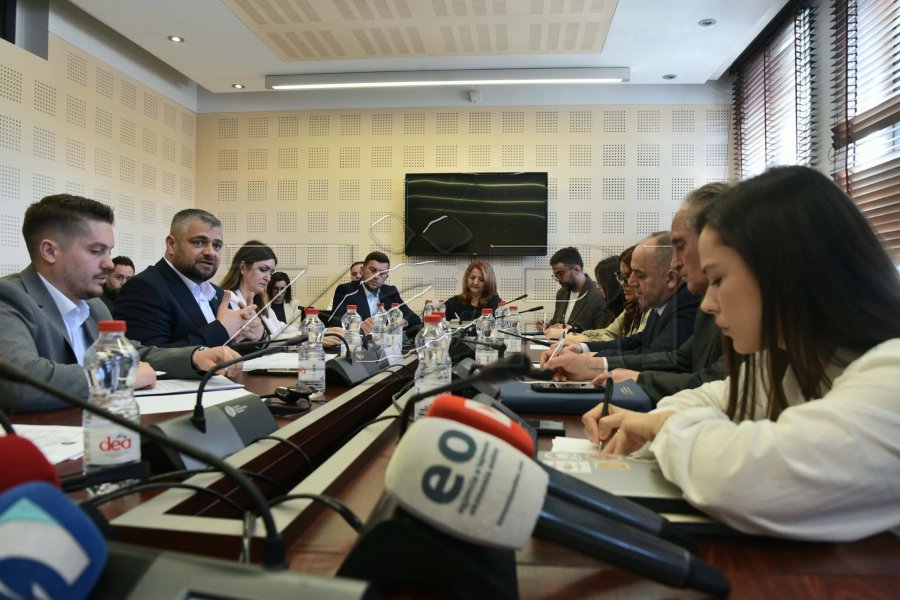 Deputetja e PDK-së kritikon ashpër kabinetin qeveritar, thotë se Hoti është i rrethuar nga figura kundër UÇK-së