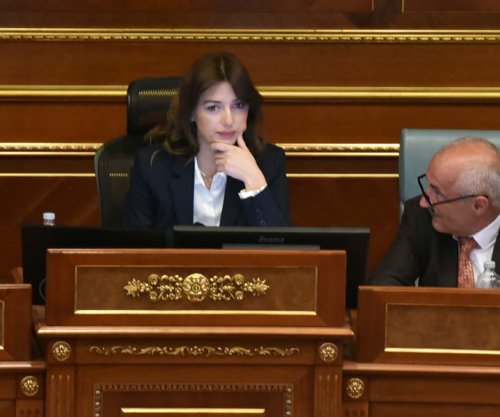 Nis me gati një orë vonesë seanca e Kuvendit