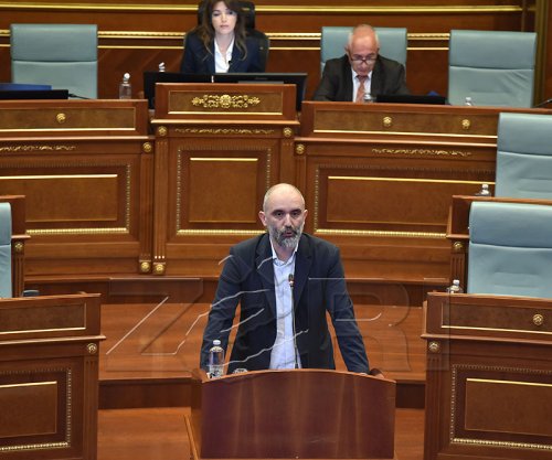 Abrashi i drejtohet Rrahmanit: Operatorët ekonomikë që po u qesin haraç bizneseve të vogla janë financuesit e PDK-së