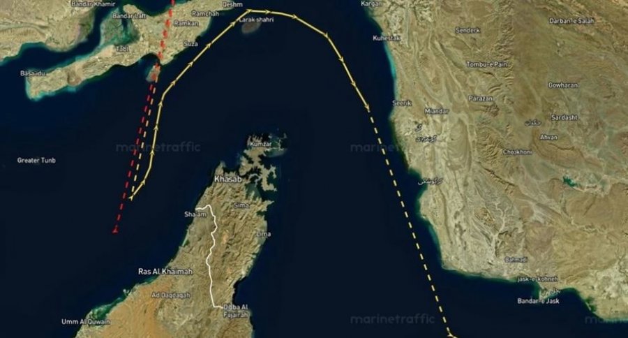 Anija e parë cisternë e naftës joiraniane kalon Ngushticën e Hormuzit
