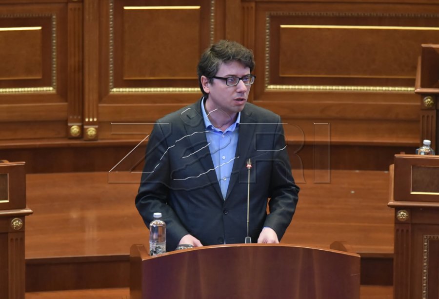 Ministri Murati inkurajon sektorin privat të japë pagën e 13-të: Mund të rregullohet edhe me ligj