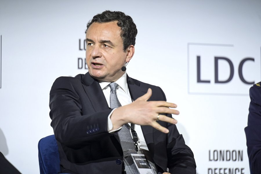 Kurti në Londër: S’ka vend për relaksim, Serbia ka vënë 48 baza ushtarake përreth kufirit me Kosovën