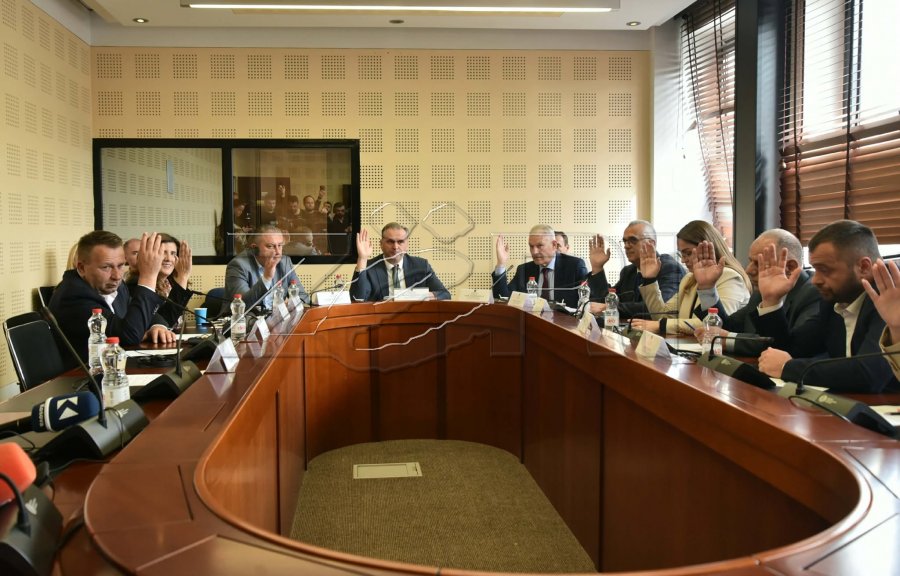 Komisioni për Çështje të Sigurisë miraton vendimin e Qeverisë për dërgimin e FSK-së në Gazë