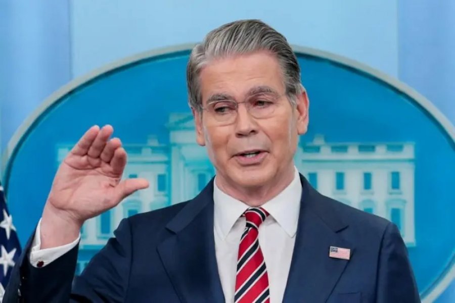 Bessent “optimist”, tregon se kur mund të bien çmimet e naftës