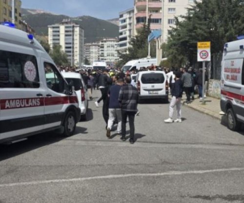 Shkon në dhjetë numri i të vdekurve nga sulmi me armë në Turqi, vdes një tjetër nxënës