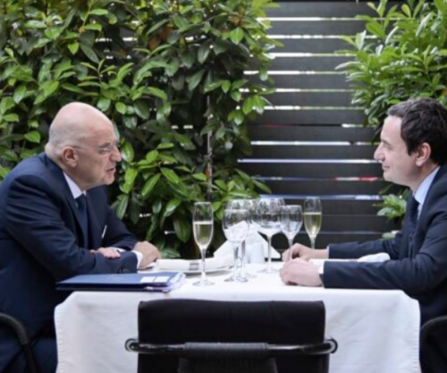 Edhe ministri grek i Mbrojtjes viziton sot Kosovën, do të takohet me Kurtin