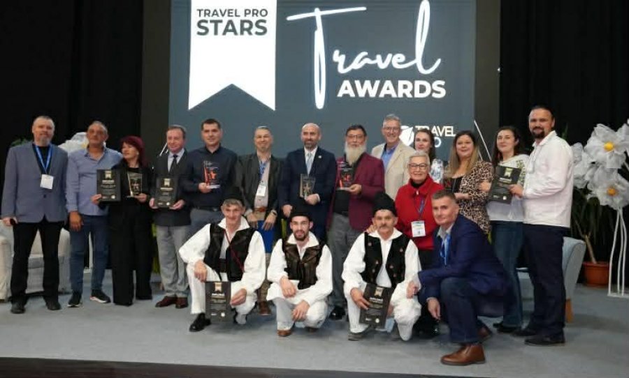 Për herë të parë në Panairin Ndërkombëtar të Turizmit, gazetarë dhe sipërmarrës rumunë prezantohen me stendën e tyre në Prishtinë