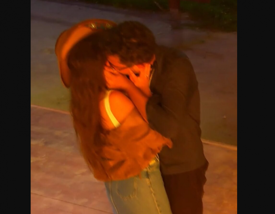 A ndodhi vërtet puthja? Indriti dhe Vanesa mes pëlqimit në “Ferma VIP” dhe një lidhjeje pezull jashtë