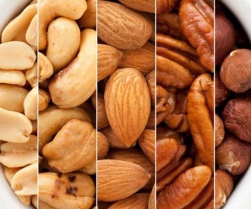 Fëstekët e arrat reduktojnë rrezikun nga sulmi i zemrës për 33%