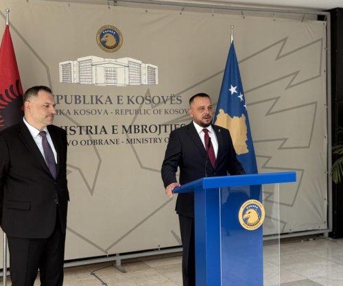 Maqedonci pas takimit me homologun nga Shqipëria: Diskutuam për thellimin e bashkëpunimit në sektorin e mbrojtjes