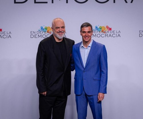 Edi Rama në Spanjë në Samitin për Demokracinë, takohet me Sanchezin e me presidentin e KiE