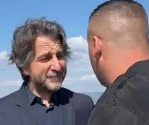 Djali i një dëshmori kundërshton hyrjen e Përparim Ramës në varrezat e dëshmorëve