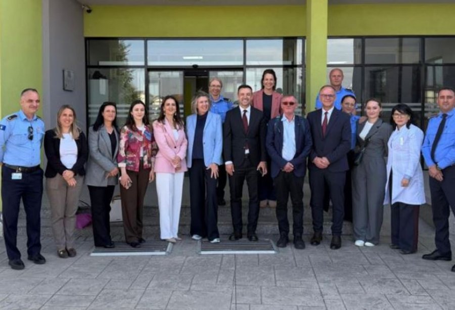Ambasadorja holandeze viziton Qendrën Korrektuese në Lipjan