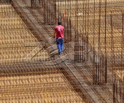 Azemi: Mungesa e sigurisë në punë dhe pagat e ulëta po nxisin ikjen e punëtorëve