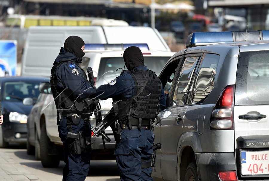 Aksion policor në Mitrovicë dhe Vushtrri, 26 të arrestuar e mijëra euro të sekuestruara
