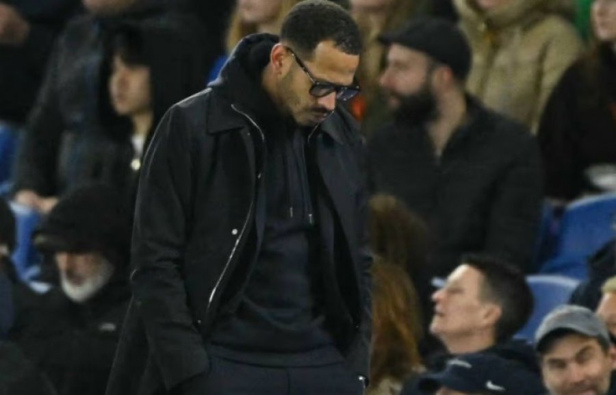 Zyrtare: Chelsea shkarkon Liam Roseniorin