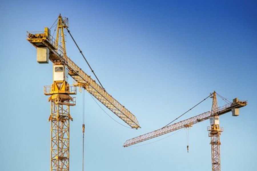 Vdes 19-vjeçari në Cyrih, u godit nga një pllakë betoni gjatë punimeve