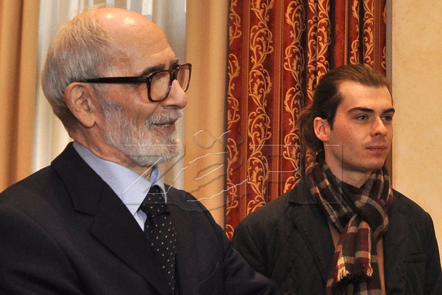 Kjo është letër-porosia e fundit që Qosja i la nipit të vet, kërkoi varrim pa rituale fetare dhe prani zyrtare