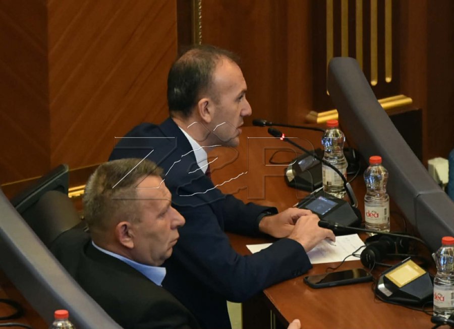 Mustafa ministres Kusari-Lila: Pse nuk ia lini Kuvendit përzgjedhjen e kandidatëve të Bordit?