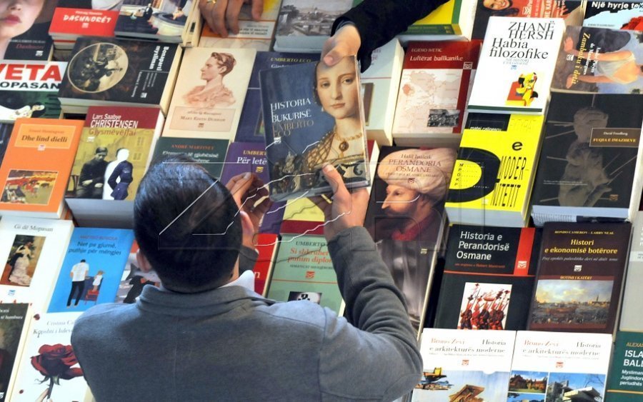 Dita botërore e librit, sa po lexohen librat në ditët e sotme? [video]