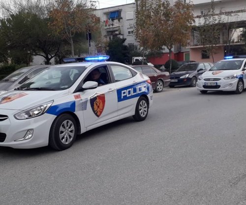 52-vjeçari qëllon me kallash në Fier, kërcënon një grua