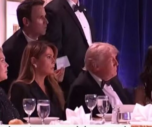 Melania futet poshtë tavolinës, momenti kur Trumpi dhe Zonja e Parë largohen pas të shtënave