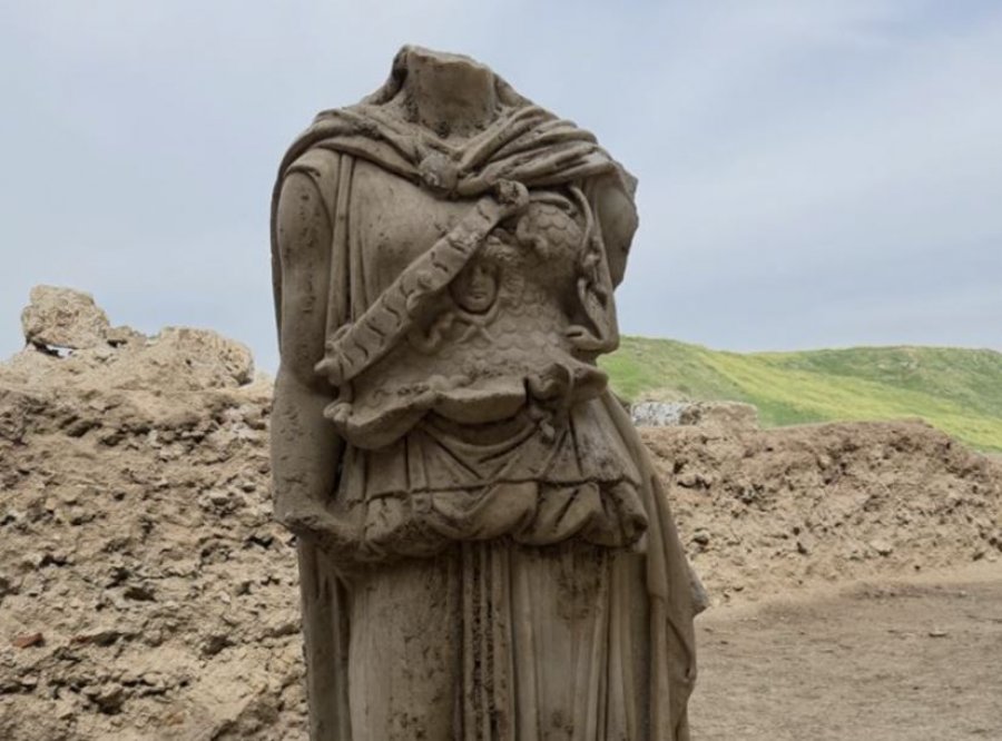 Zbulohet në Turqi një statujë e rrallë e Atenës nga epoka e Augustit