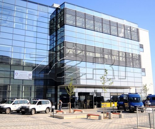 Arrestohet personi që tentoi t’i sulmojë disa të tjerë në Prishtinë, deklarohen nga prokuroria