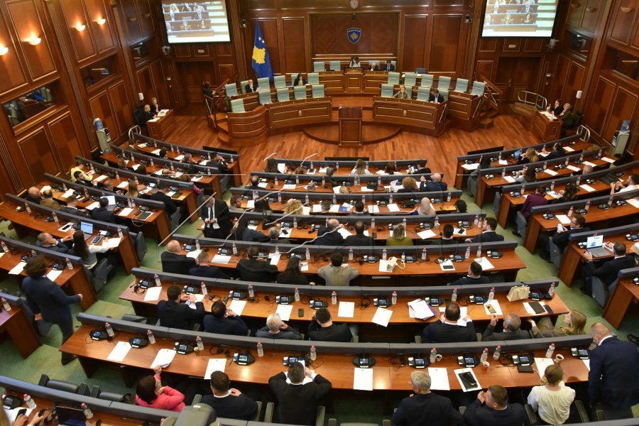 Haxhiu paralajmëron seancë për presidentin sonte