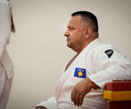 Driton Kuka nderohet me “Pllakën e Artë” në Mal të Zi