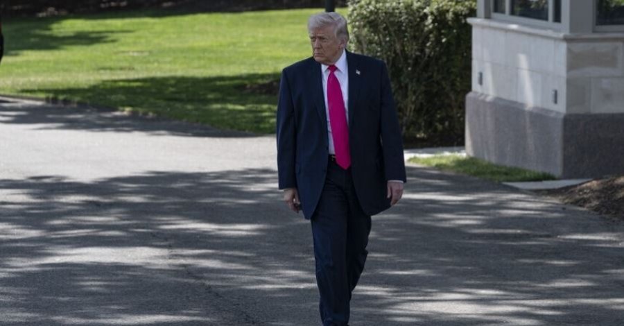 Trumpi udhëzon ndihmësit e tij të përgatiten për bllokadë të zgjatur ndaj Iranit