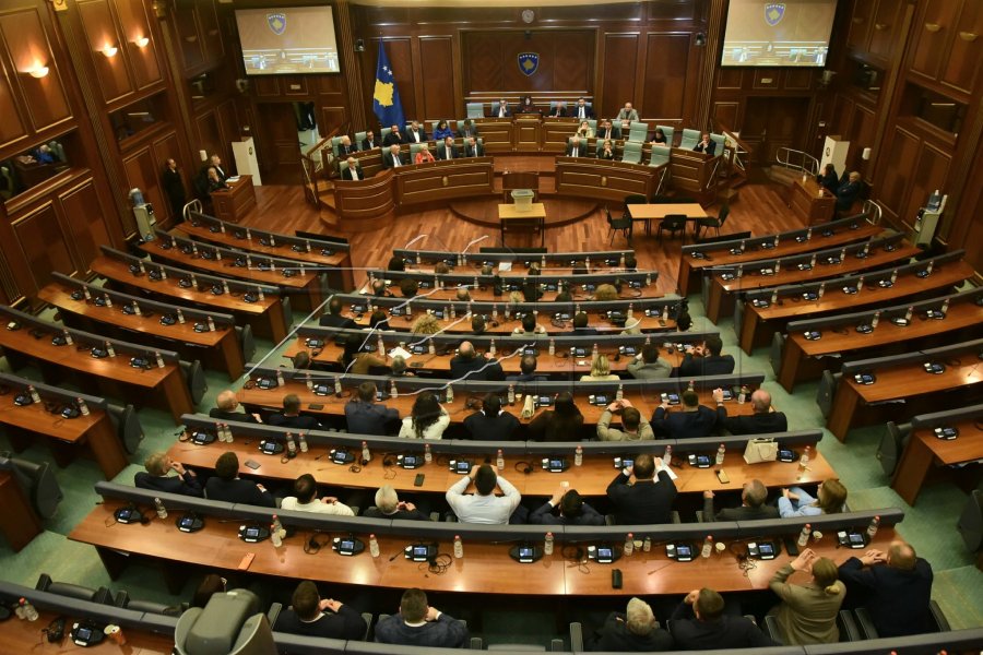 Reuters pas dështimit të presidentit: Kosova drejt zgjedhjeve të parakohshme, në mes të një krize politike