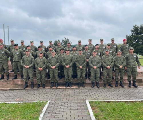 Pjesëtarët e FSK-së certifikohen në kursin për nënoficer të lartë