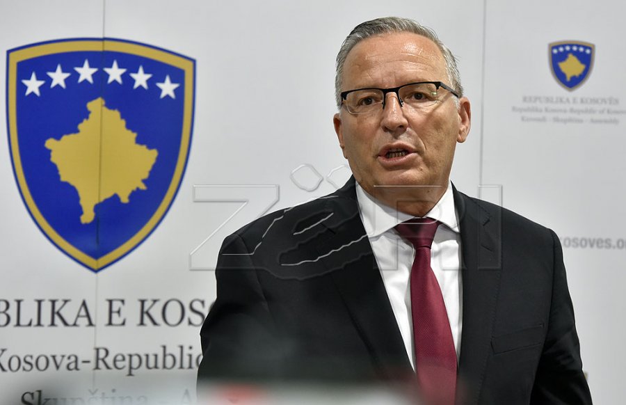 PDK-ja ia “lë” Fatmir Limajt derën hapur për të ardhmen  
