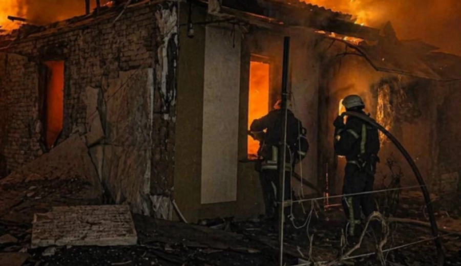 Sulm masiv në Odesa, 18 të plagosur e dëme të mëdha materiale