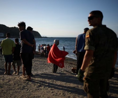 Ceuta përballet me mijëra migrantë pas valës masive të kalimeve kufitare