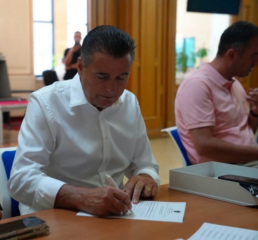 Agim Bahtiri regjistrohet si deputet