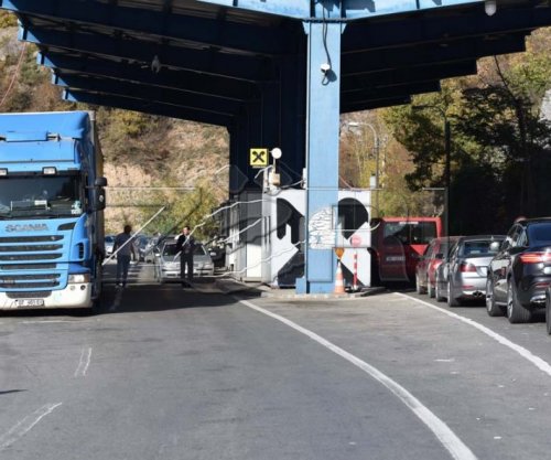 Shtetasi i Serbisë shoqërohet në Polici, i gjendet sprej lotsjellës në pikën kufitare në Bërnjak