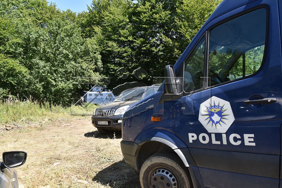 Komisioni Qeveritar: 4 trupat e zhvarrosur dyshohet se janë viktima lufte