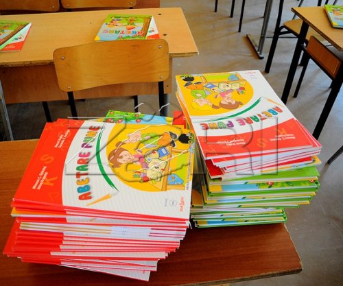 MASHTI: Edhe pesë ditë afati për aplikim për subvencionimin e teksteve shkollore, mbi 144 mijë aplikime të pranuara