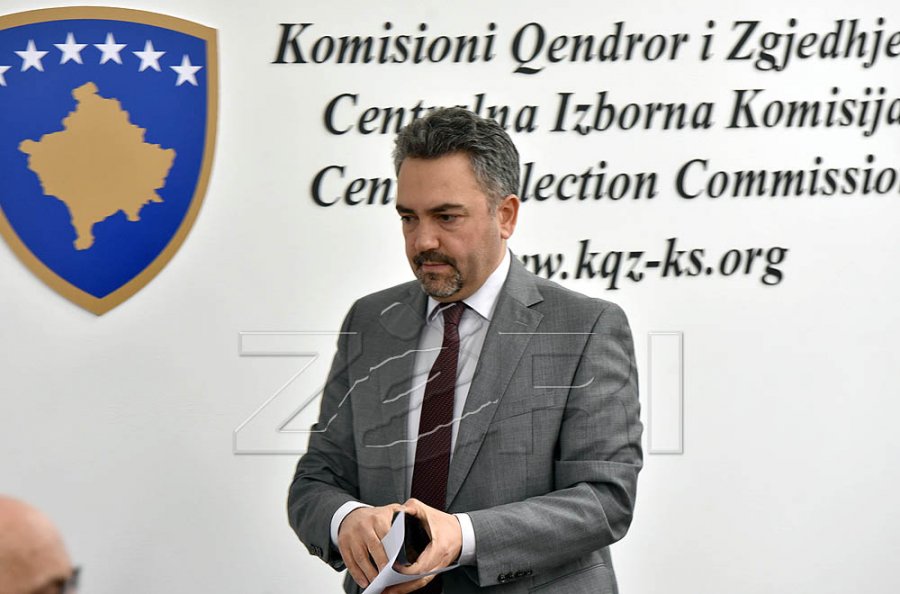 Arrestohet një person, dyshohet se kanosi kryesuesin e KQZ-së Kreshnik Radoniqin 