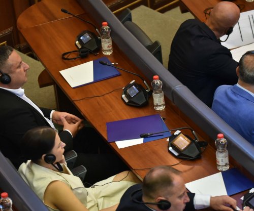 Lista Serbe s’e duron shkrimin “Republika e Kosovës”, bën këtë veprim në Kuvend [foto]