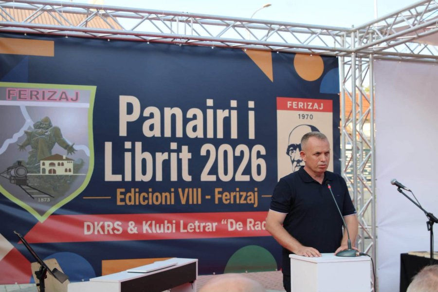 Hapet Panairi i Librit në Ferizaj, nis me promovimin e biografisë për Hashim Thaçin