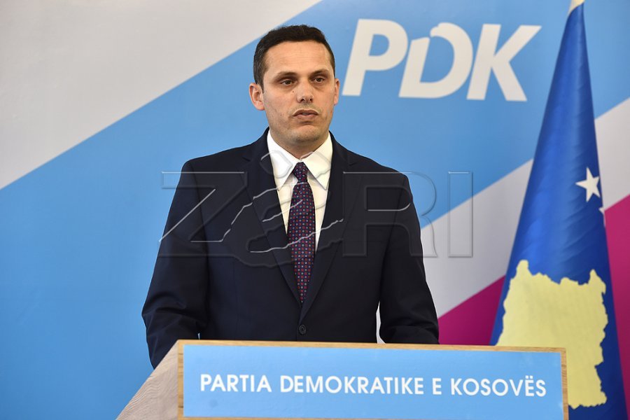 Gruda e citon Kushtetutën: Brenda 30 ditësh duhet të përfundojë konstituimi, është e shkruar si e zeza në të bardhë