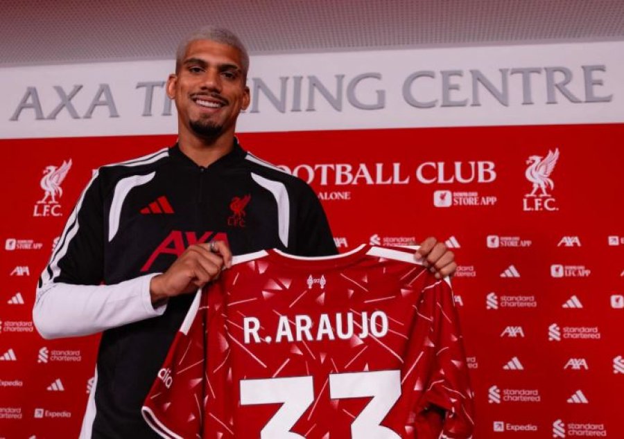 Araujo zyrtarizohet te Lievrpooli